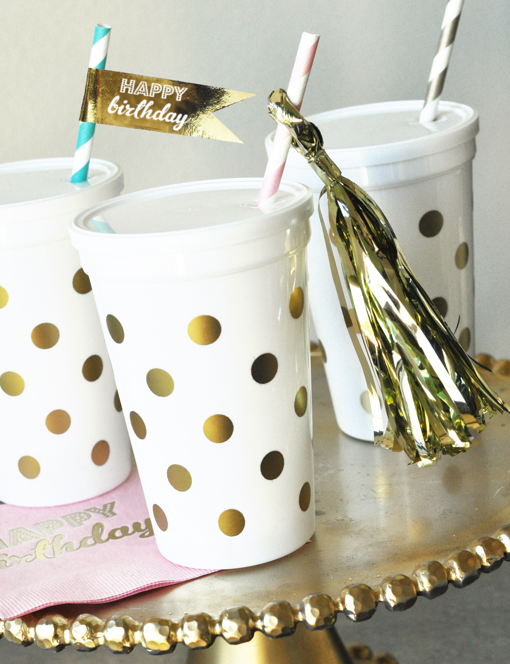 White & Gold Polka Dot Party Cups w/Lids - Set of 25