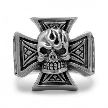 Oxidized Maltese Cross and Skull Ring