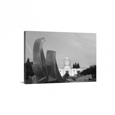 Fountain And State Capitol Building In Salem Oregon Wall Art - Canvas - Gallery Wrap