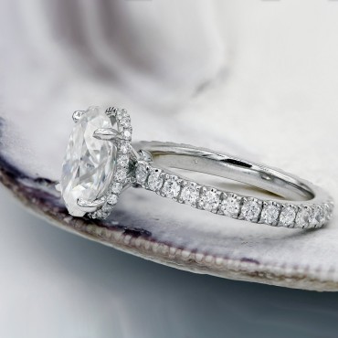 Oval Moissanite Engagement Ring