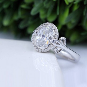 Vintage Oval Moissanite Halo Engagement Ring