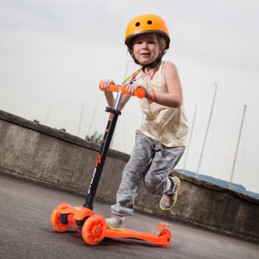 Aluminum Adjustable Height Kids Kick Scooter With 3 LED Light Wheels